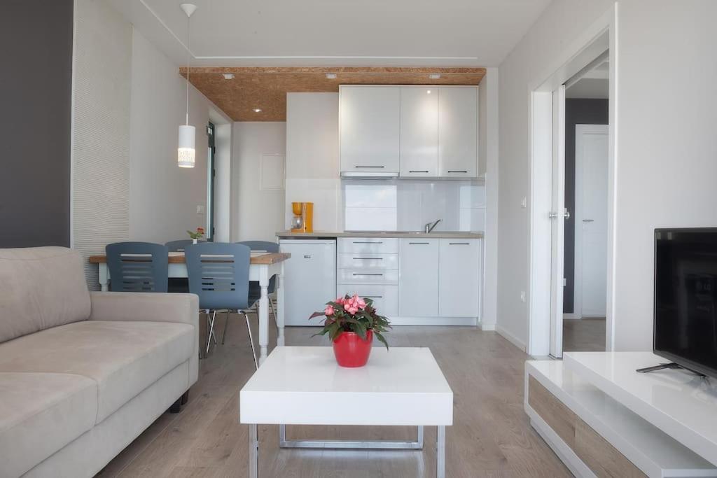 Apartmani Stipe Brela Exteriör bild